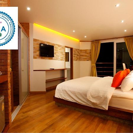 Casa Jip Guesthouse Patong Exterior photo