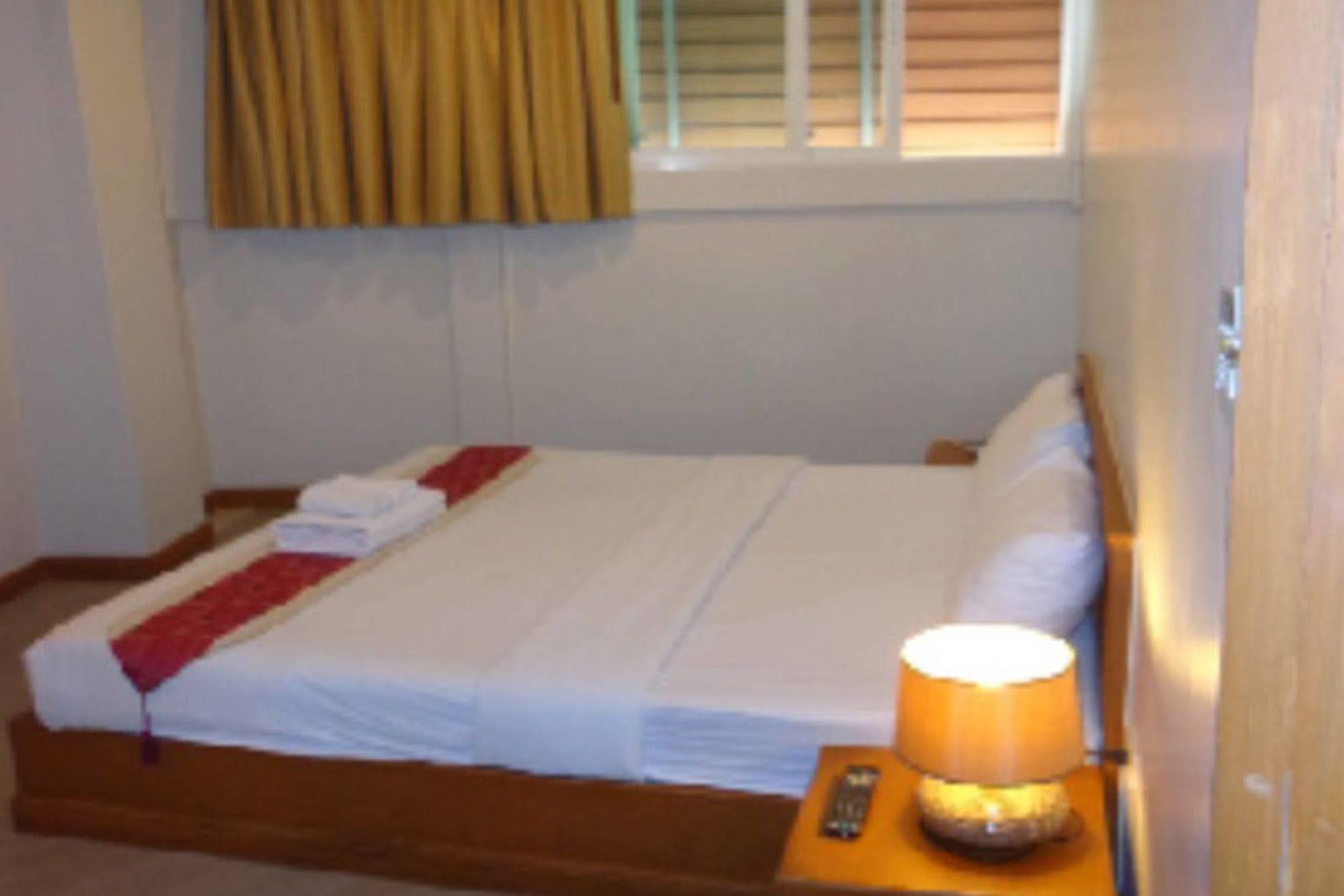 Casa Jip Guesthouse Patong Exterior photo
