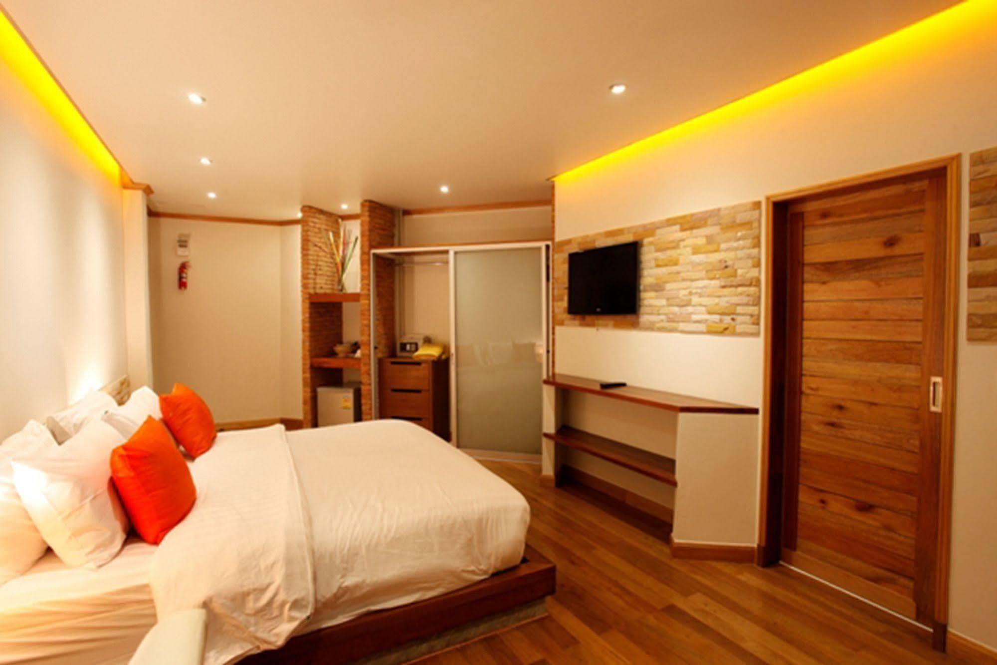 Casa Jip Guesthouse Patong Exterior photo